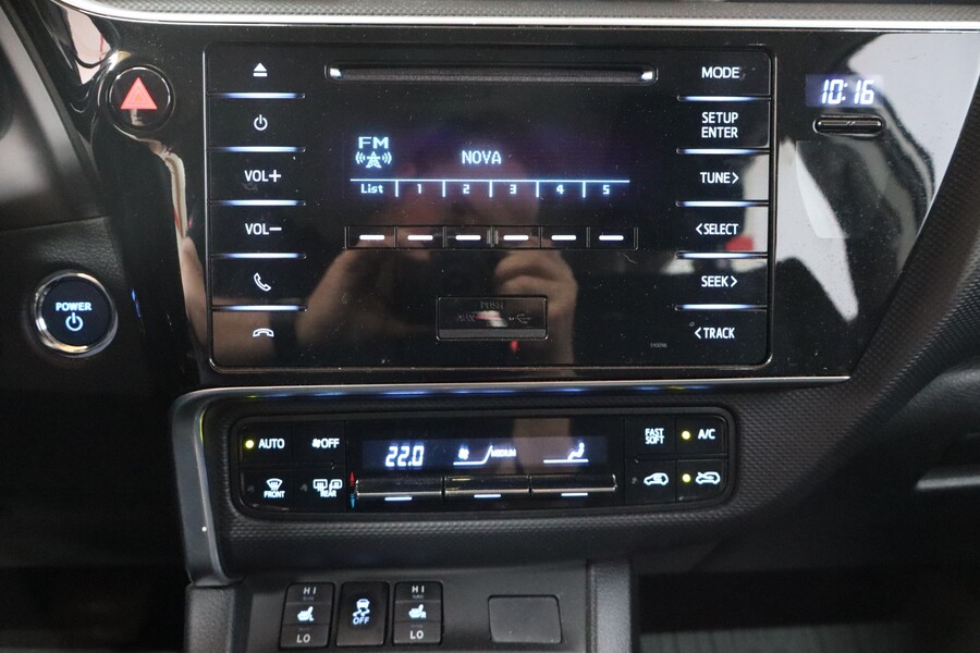 Toyota Auris vaihtoauto