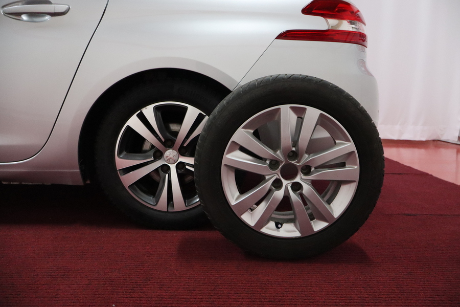 Peugeot 308 vaihtoauto