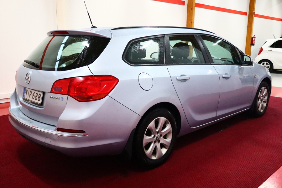 Opel Astra vaihtoauto