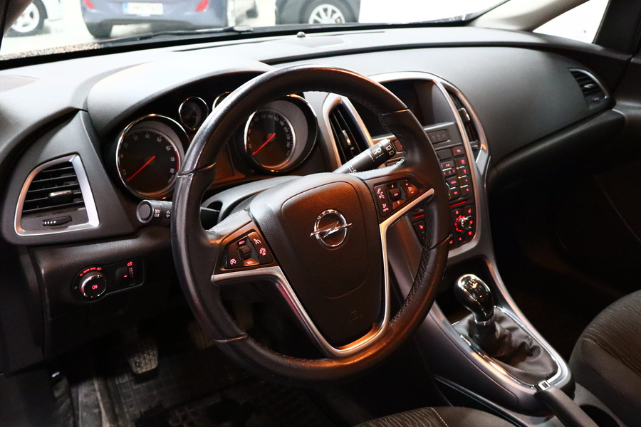 Opel Astra vaihtoauto