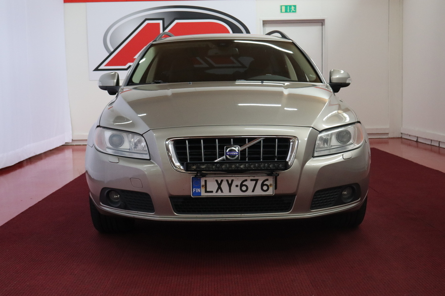 Volvo V70 vaihtoauto