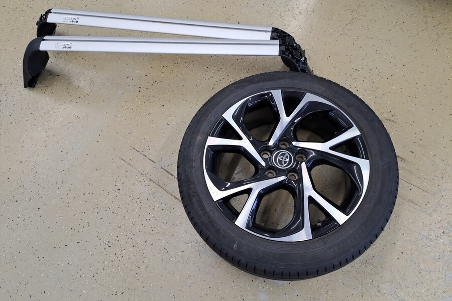 Toyota C-HR vaihtoauto