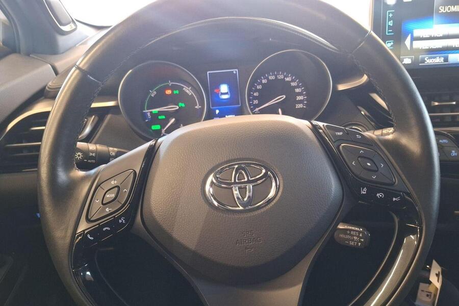 Toyota C-HR vaihtoauto