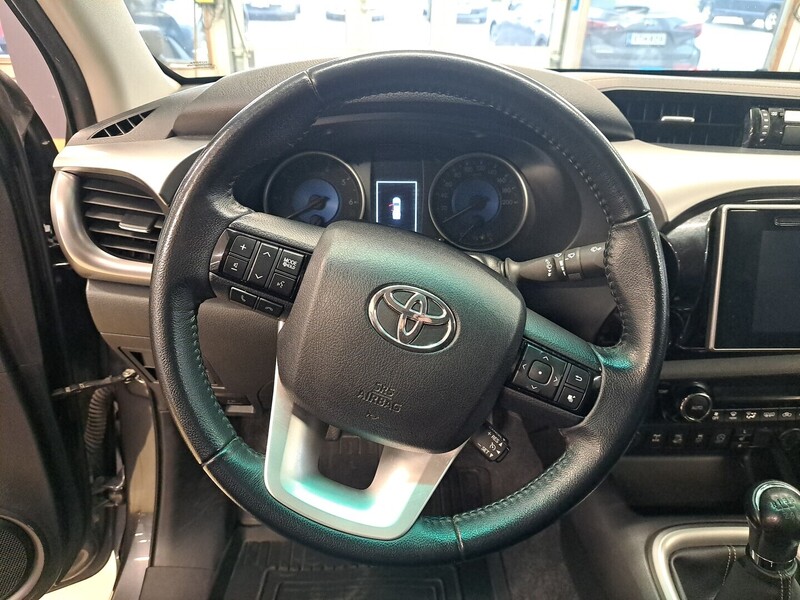 Toyota Hilux vaihtoauto