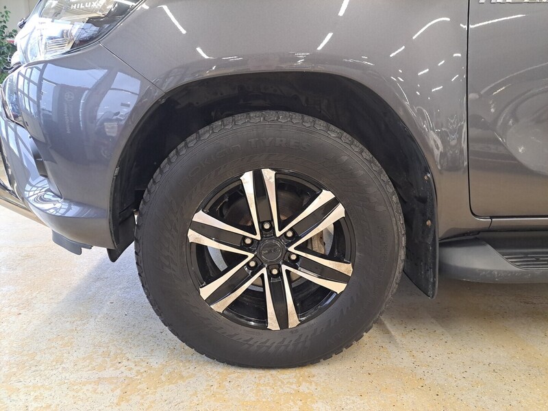 Toyota Hilux vaihtoauto