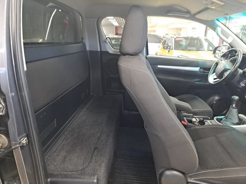 Toyota Hilux vaihtoauto