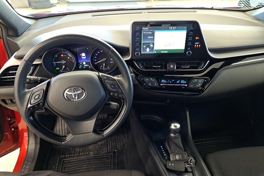 Toyota C-HR vaihtoauto