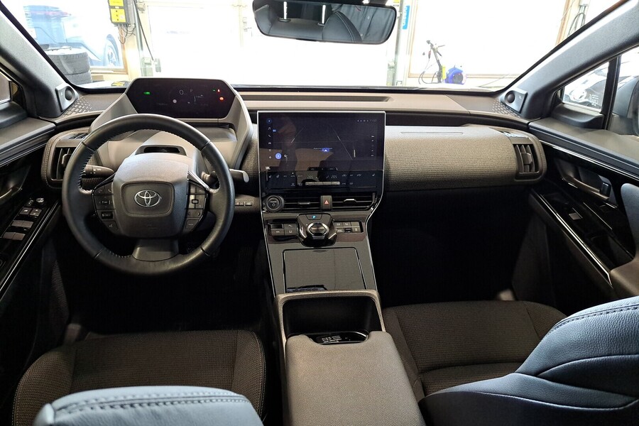 Toyota bZ4X vaihtoauto