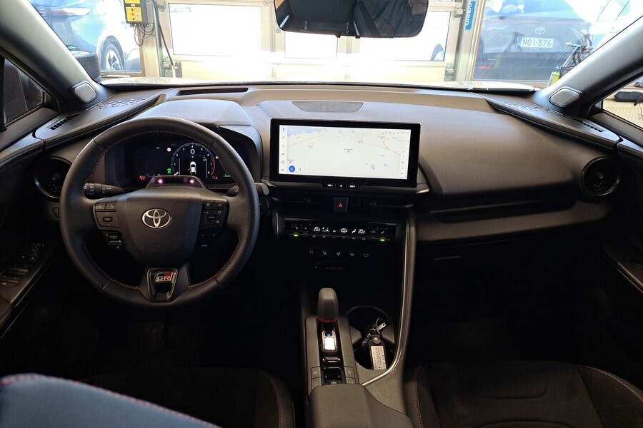 Toyota C-HR vaihtoauto