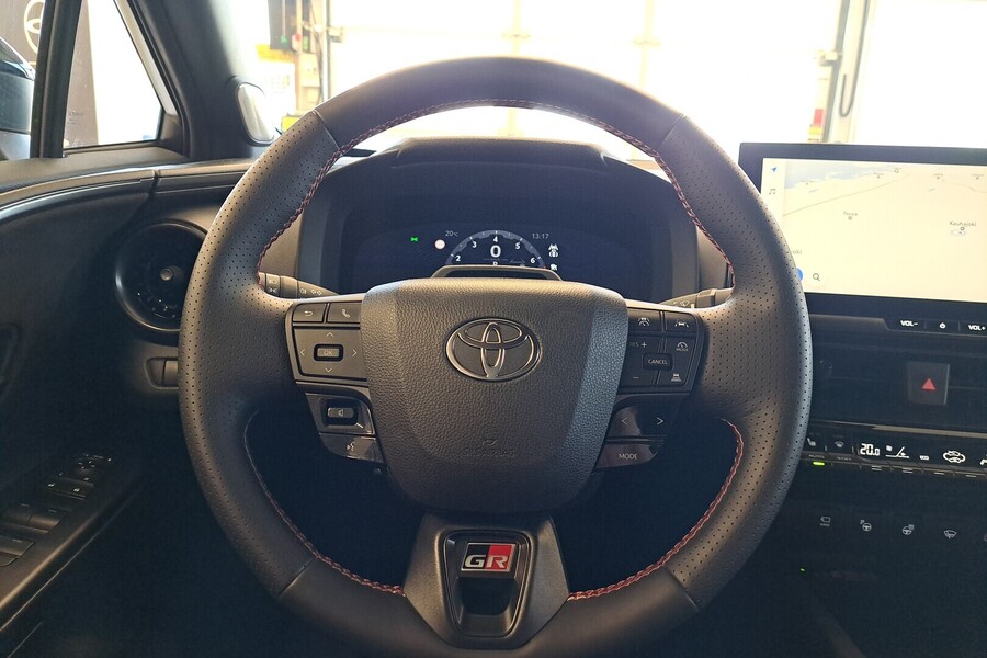 Toyota C-HR vaihtoauto