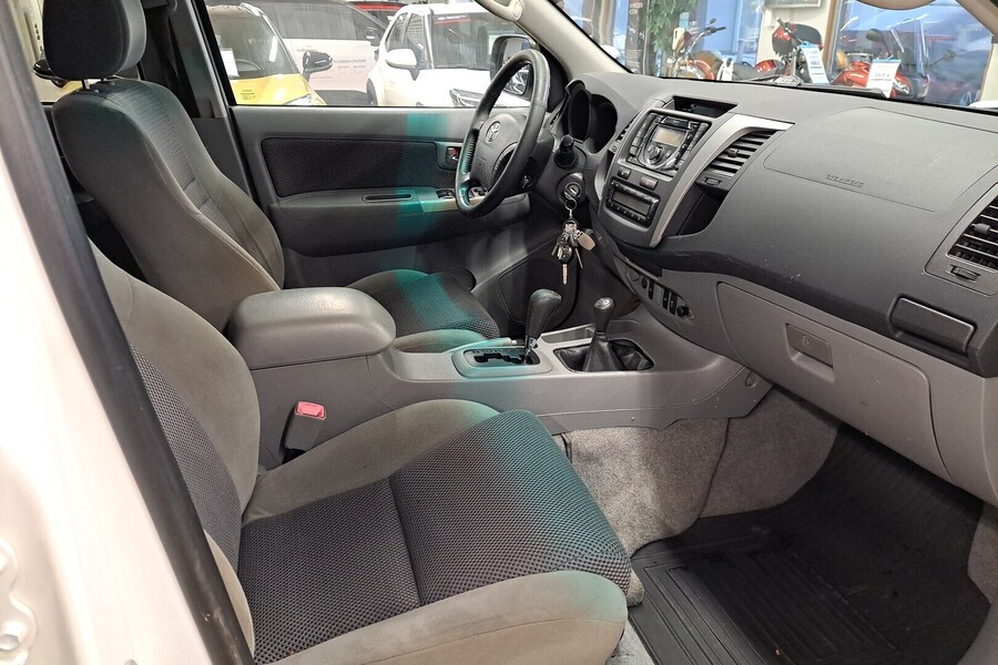 Toyota Hilux vaihtoauto