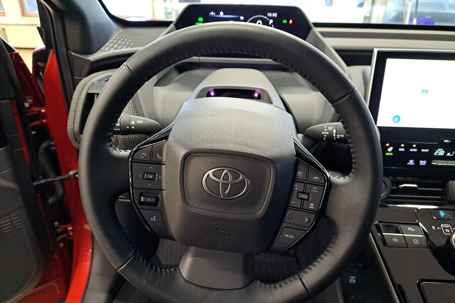 Toyota bZ4X vaihtoauto