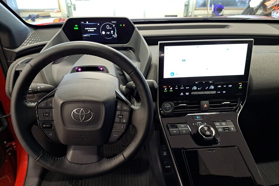 Toyota bZ4X vaihtoauto