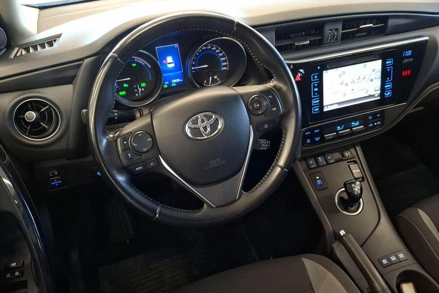 Toyota Auris vaihtoauto