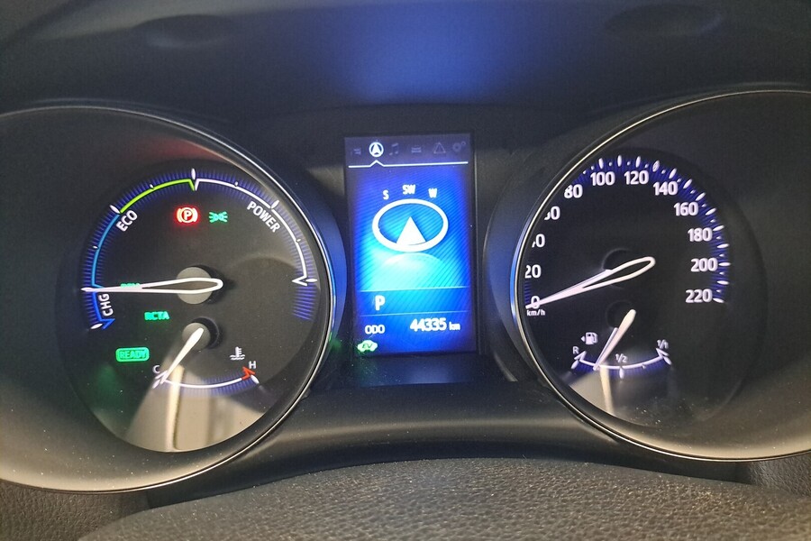 Toyota C-HR vaihtoauto