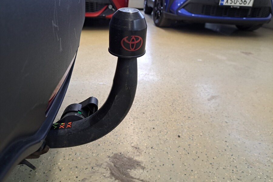 Toyota C-HR vaihtoauto