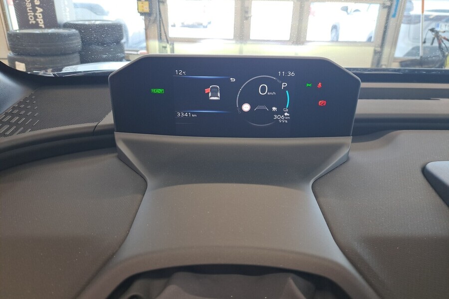 Toyota bZ4X vaihtoauto