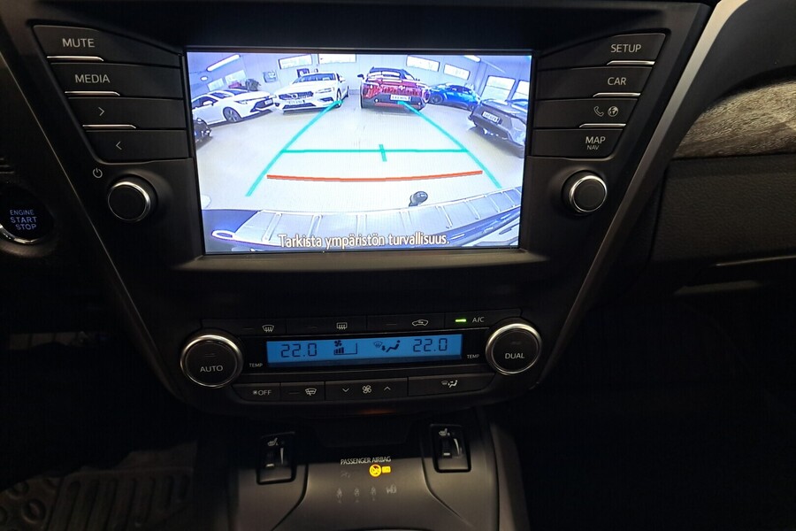 Toyota Avensis vaihtoauto