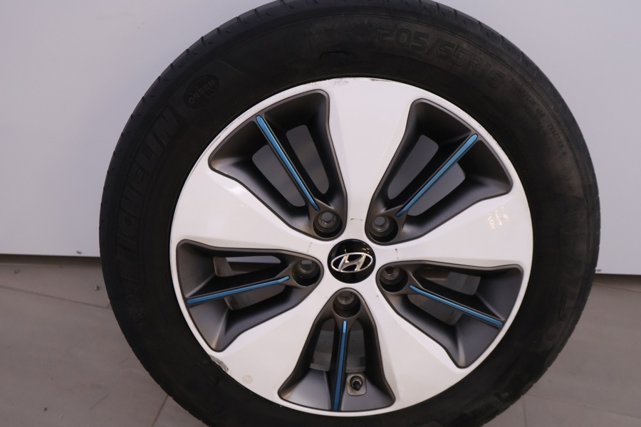 Hyundai IONIQ plug-in vaihtoauto