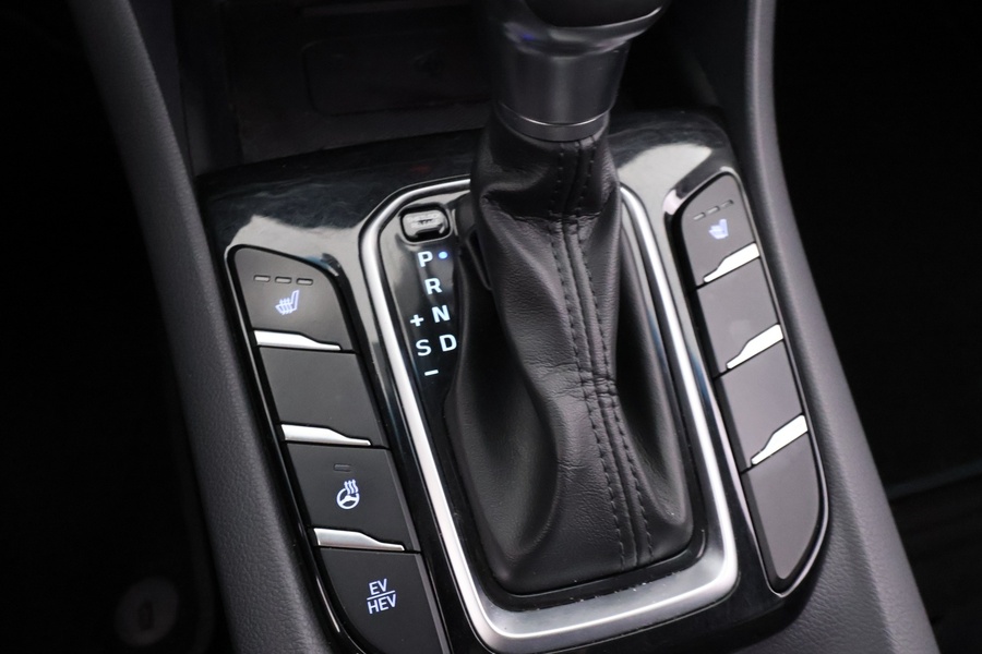 Hyundai IONIQ plug-in vaihtoauto