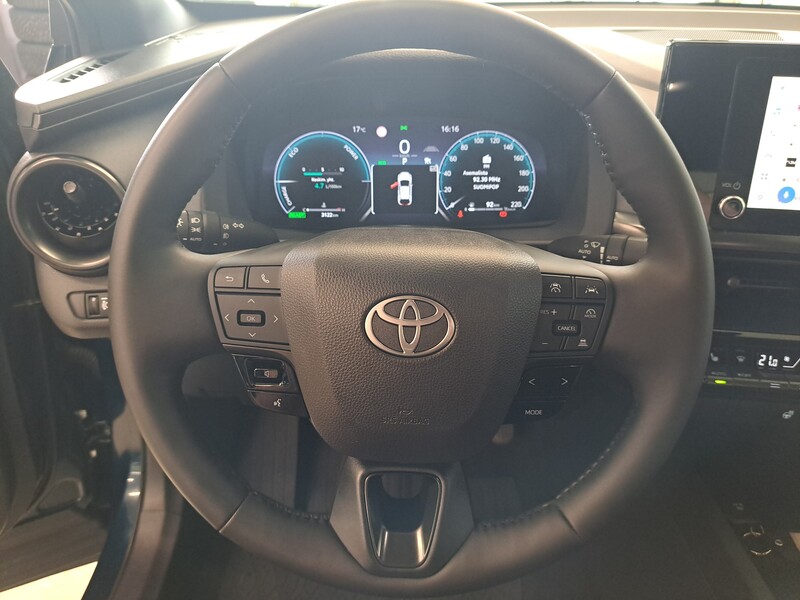 Toyota C-HR vaihtoauto