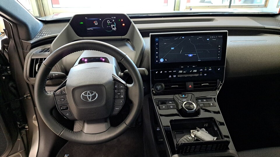 Toyota bZ4X vaihtoauto