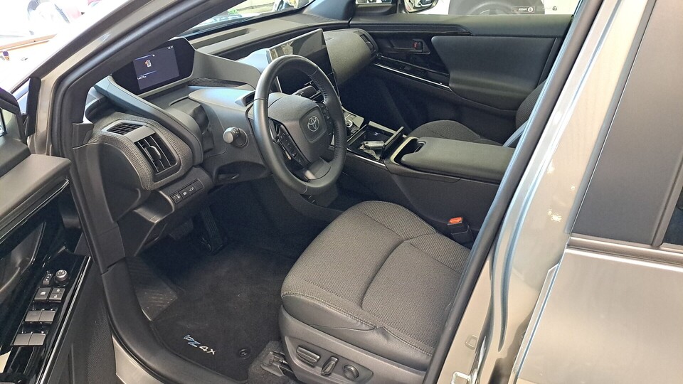 Toyota bZ4X vaihtoauto