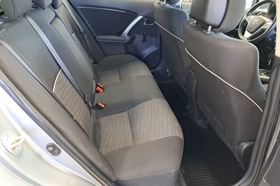 Toyota Avensis vaihtoauto