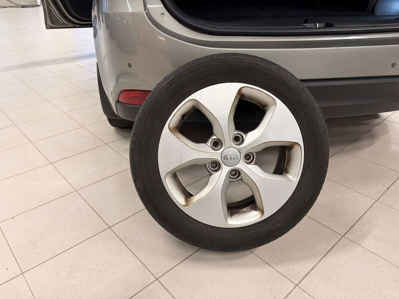 Kia Carens vaihtoauto