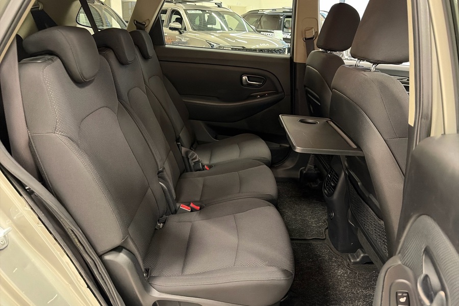 Kia Carens vaihtoauto