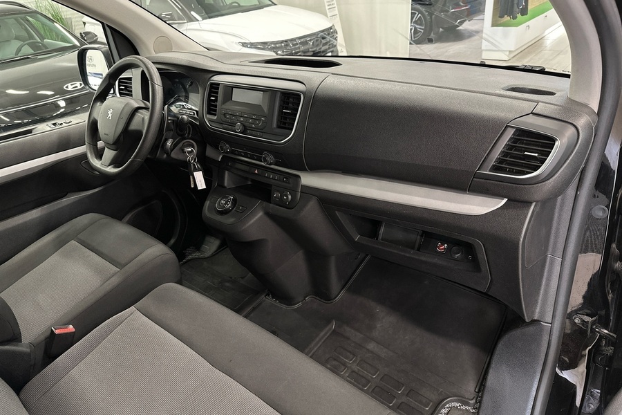 Peugeot Traveller vaihtoauto