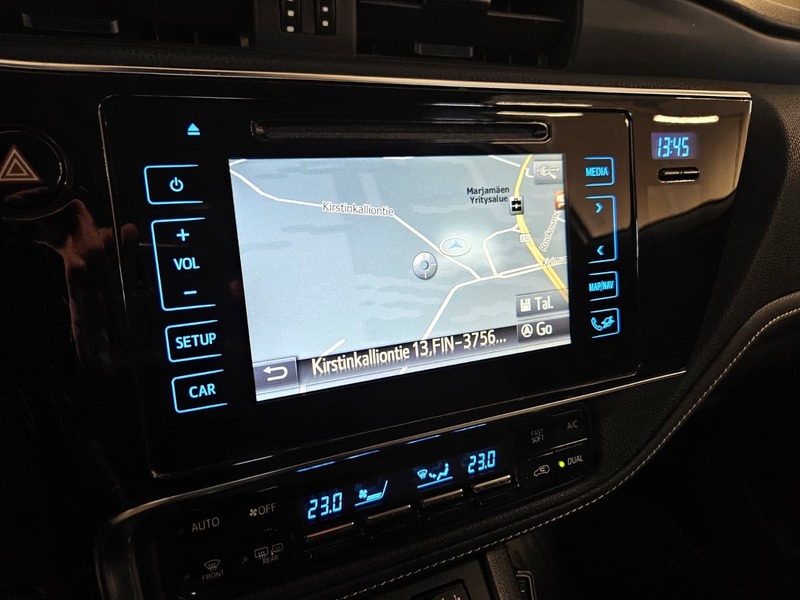 Toyota Auris vaihtoauto