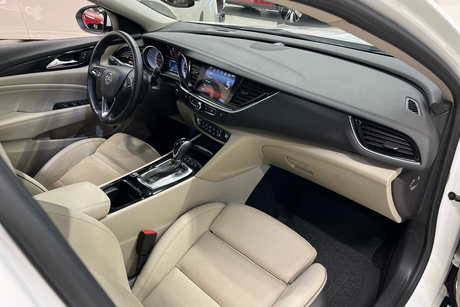 Opel Insignia vaihtoauto