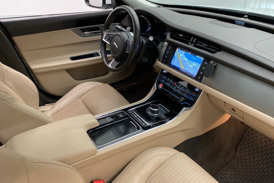 Jaguar XF vaihtoauto