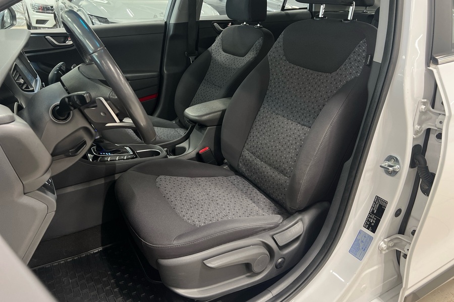 Hyundai IONIQ plug-in vaihtoauto