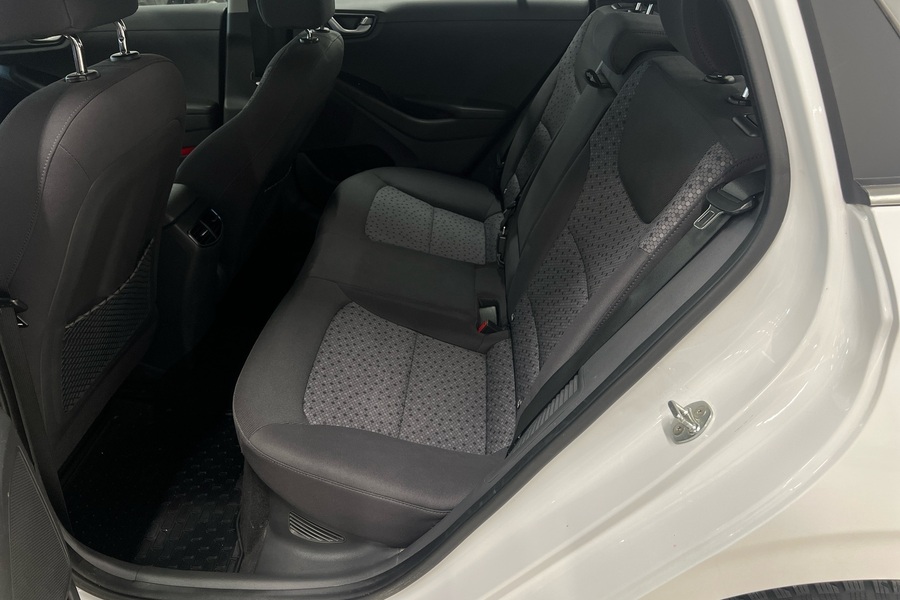 Hyundai IONIQ plug-in vaihtoauto