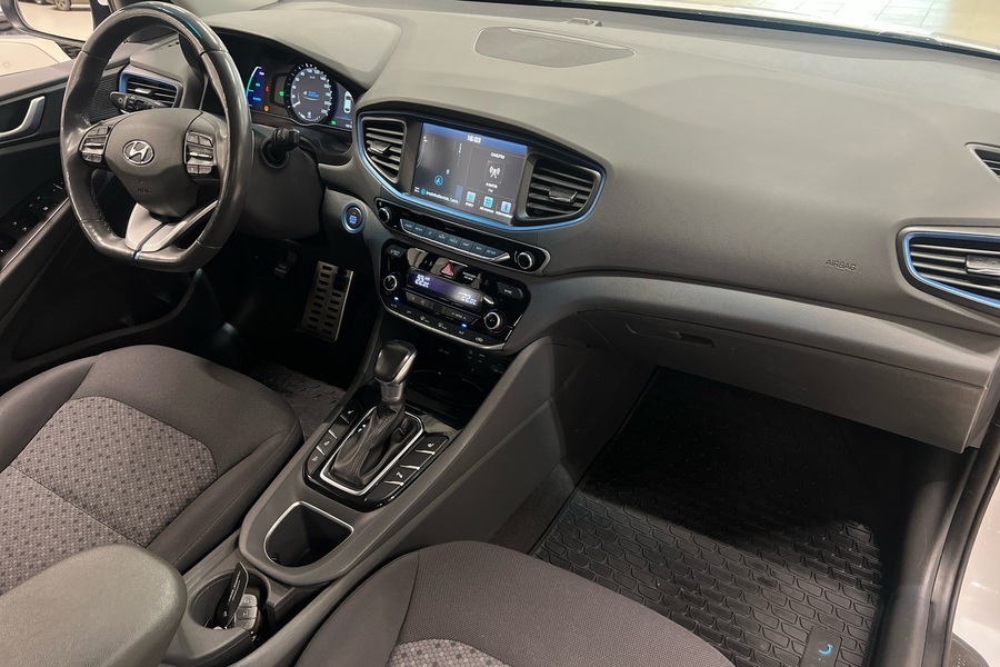 Hyundai IONIQ plug-in vaihtoauto