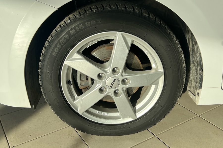 Hyundai IONIQ plug-in vaihtoauto