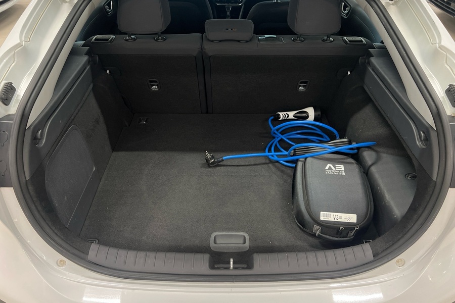 Hyundai IONIQ plug-in vaihtoauto