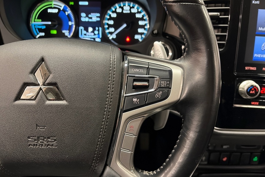 Mitsubishi Outlander PHEV vaihtoauto