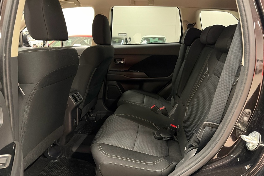 Mitsubishi Outlander PHEV vaihtoauto