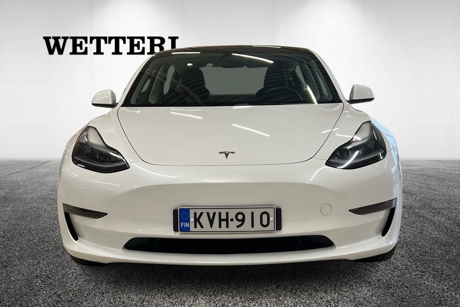 Tesla Model 3 vaihtoauto