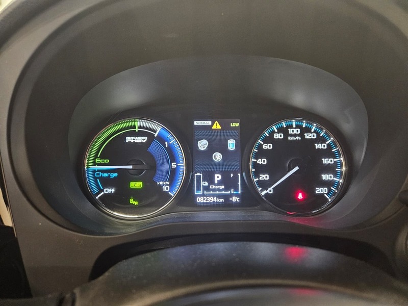 Mitsubishi Outlander PHEV vaihtoauto