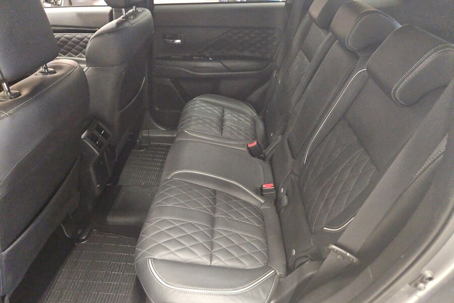 Mitsubishi Outlander PHEV vaihtoauto