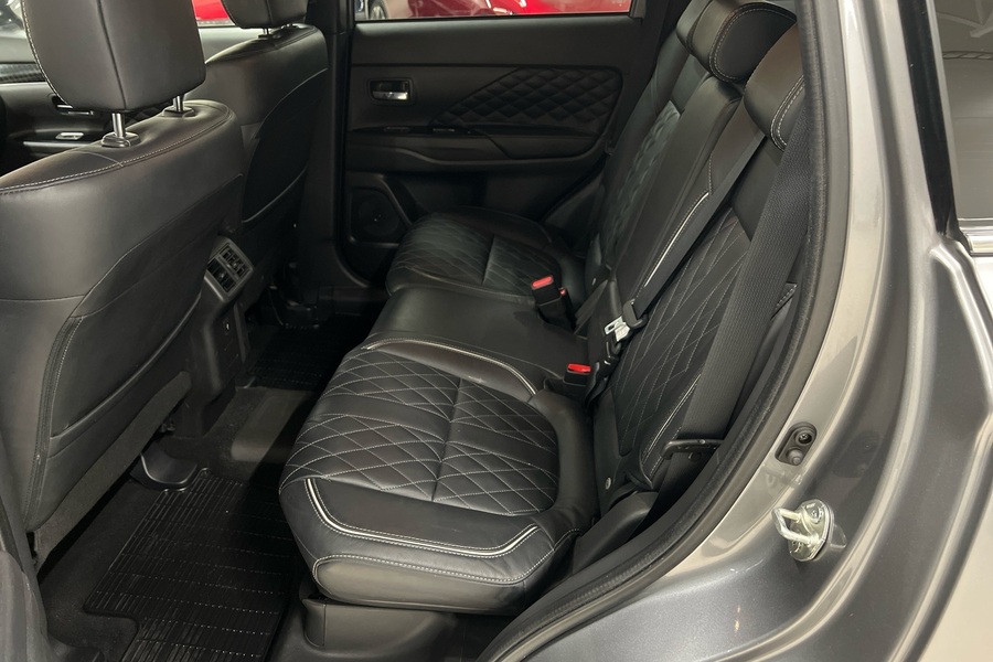 Mitsubishi Outlander PHEV vaihtoauto