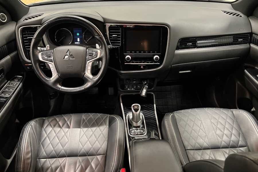 Mitsubishi Outlander PHEV vaihtoauto