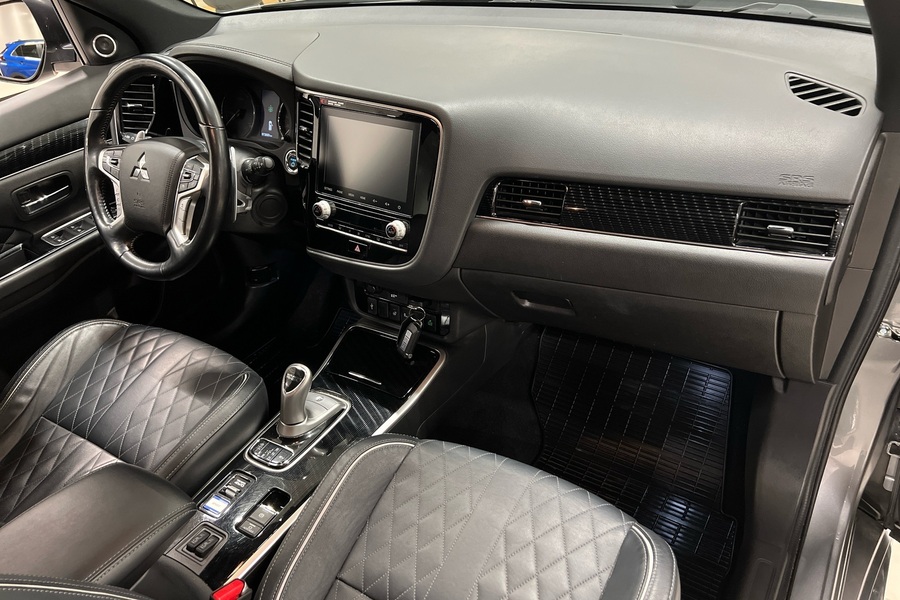 Mitsubishi Outlander PHEV vaihtoauto