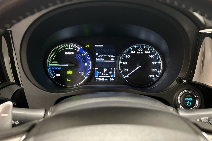 Mitsubishi Outlander PHEV vaihtoauto