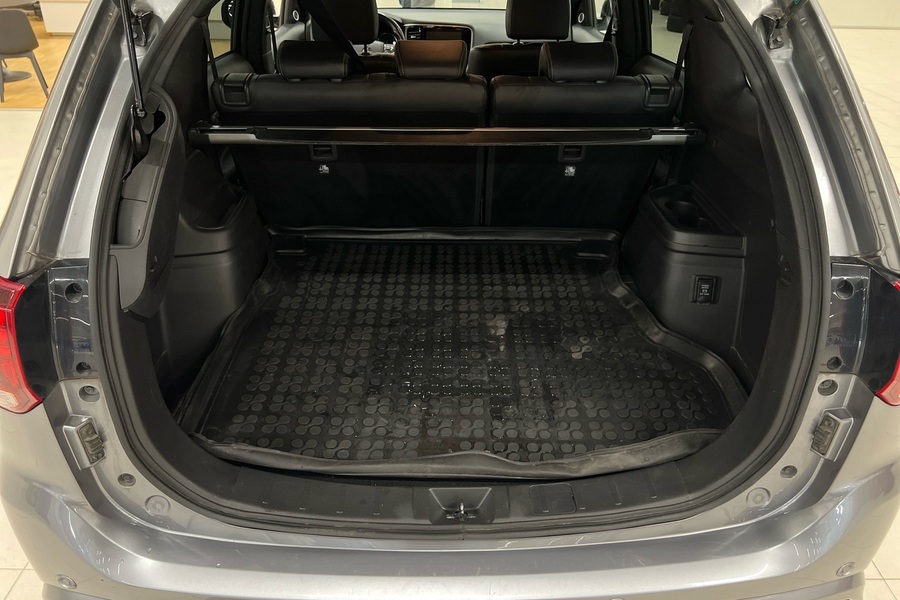 Mitsubishi Outlander PHEV vaihtoauto