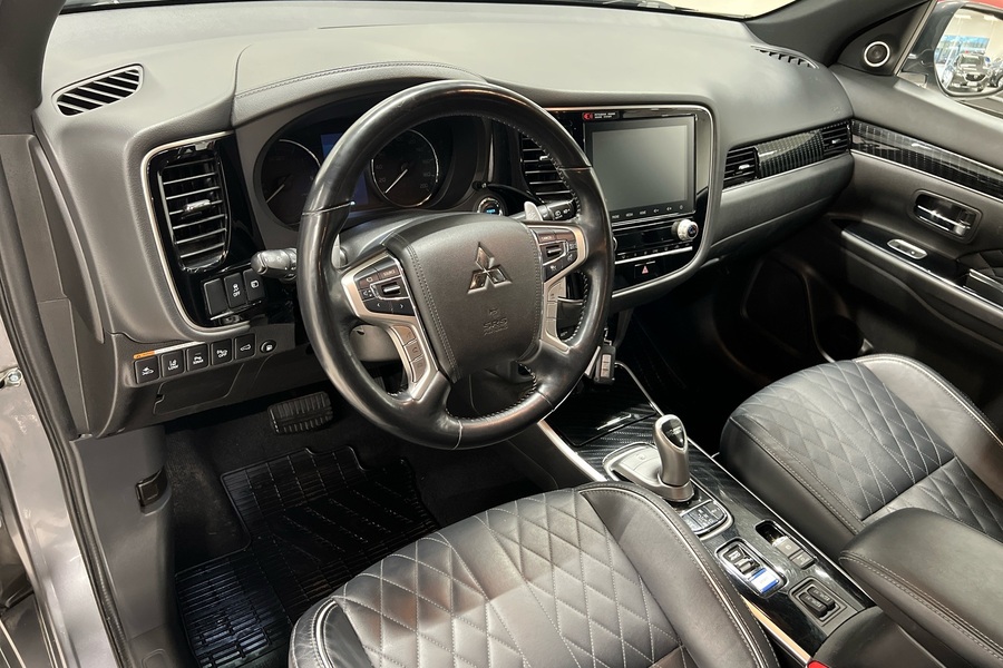 Mitsubishi Outlander PHEV vaihtoauto